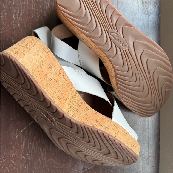 Clarks - cushion soft White wedge Sandals - Picture 6 of 7